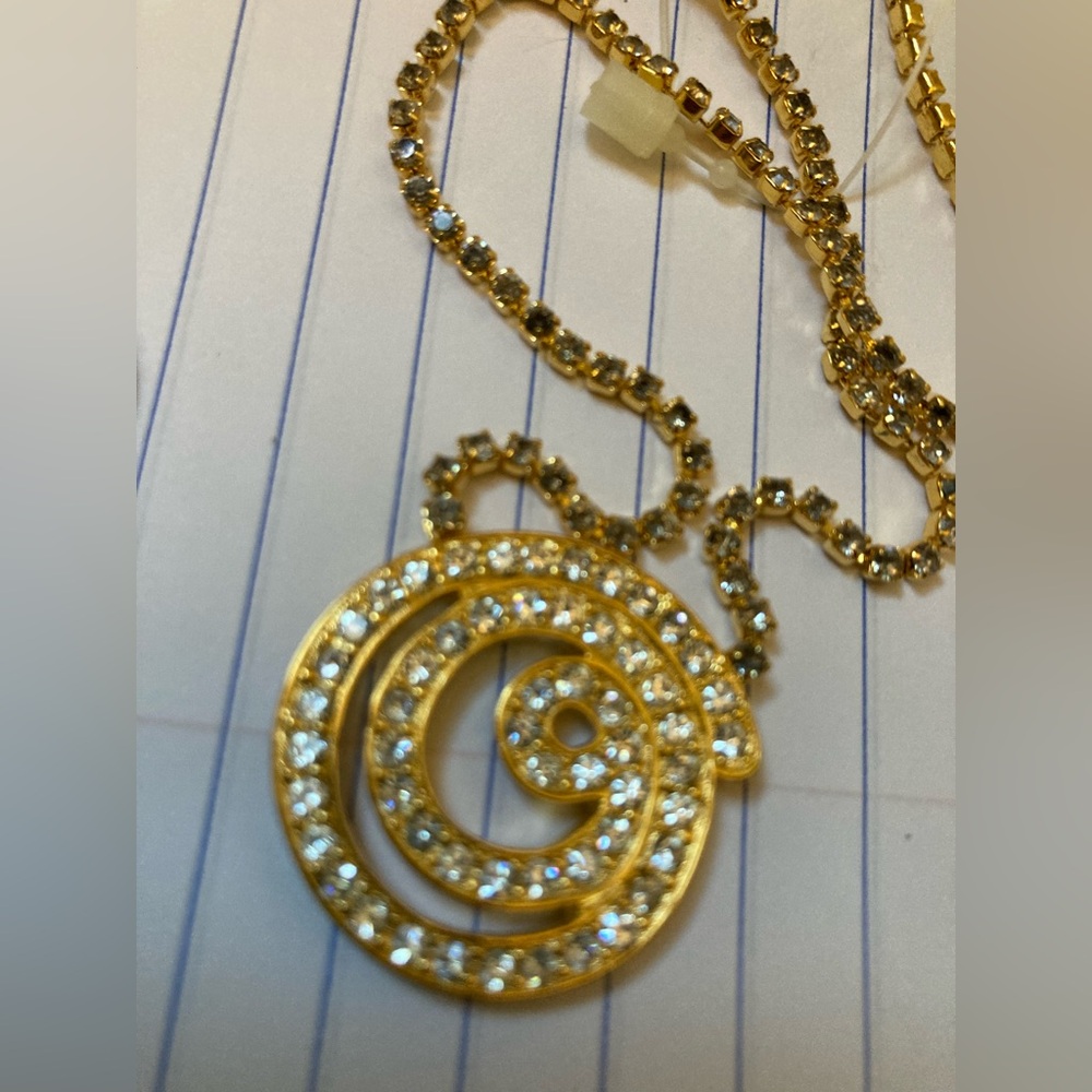 Vintage NWOT Monet Elegant Gold and Rhinestone Pendant Necklace Signed